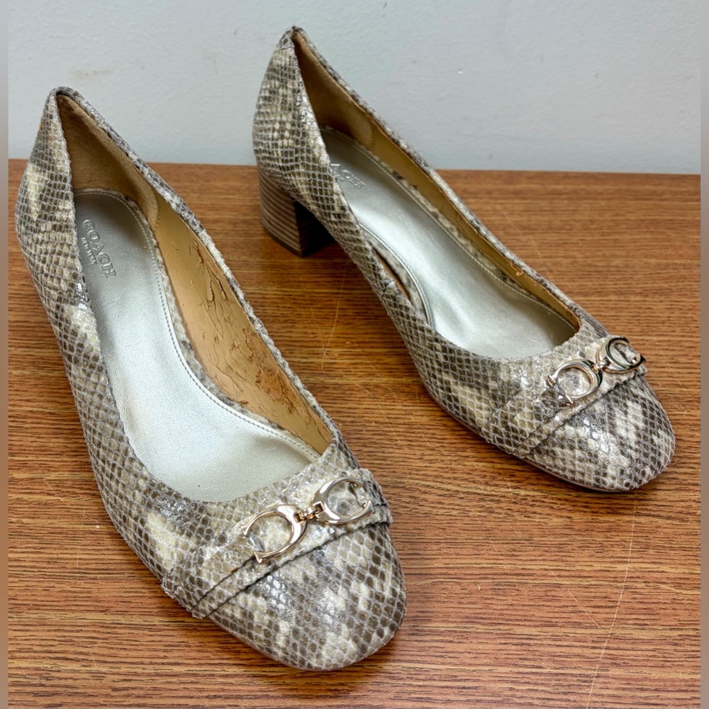Coach Irene women's tan & cream snake skin leather pumps gold buckle size 10